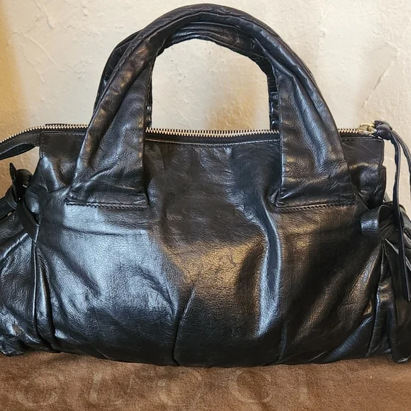 Gucci Hysteria Black Leather Bag - Picture 3 of 12